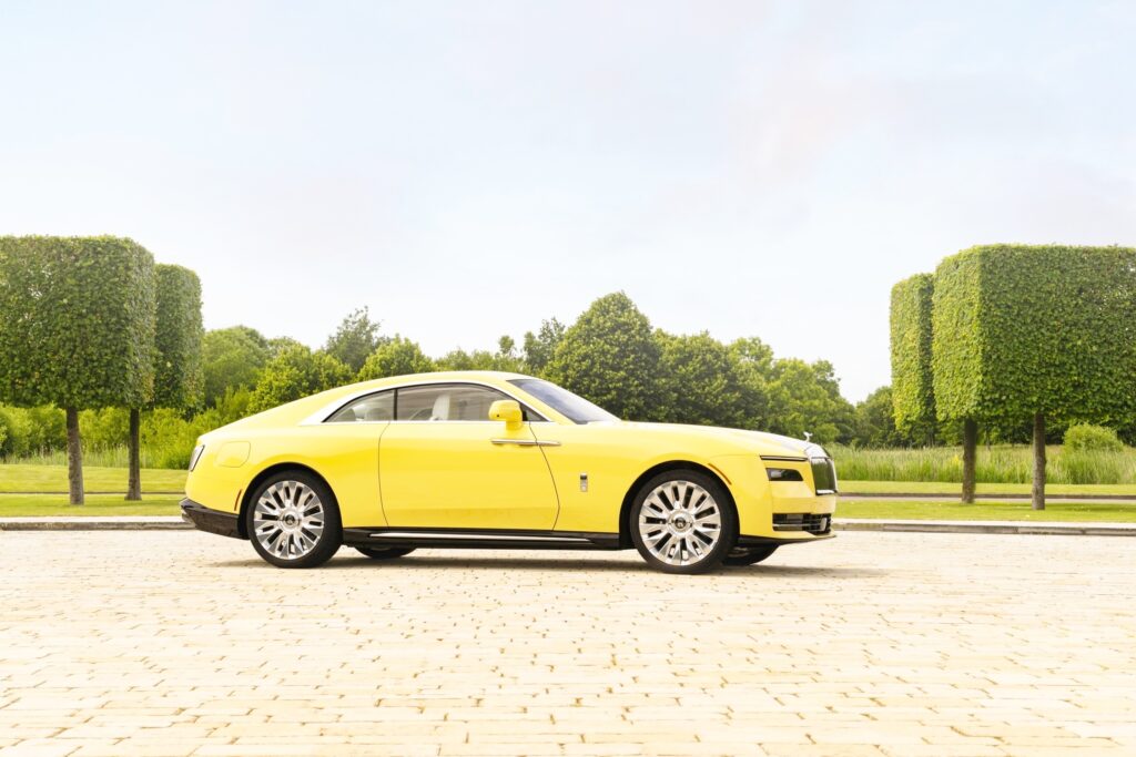 "이게 대체"..연봉별 자동차 계급도 끝판왕, 신차 등장에 '깜짝' 5 롤스로이스 스펙터 세마포어 가격