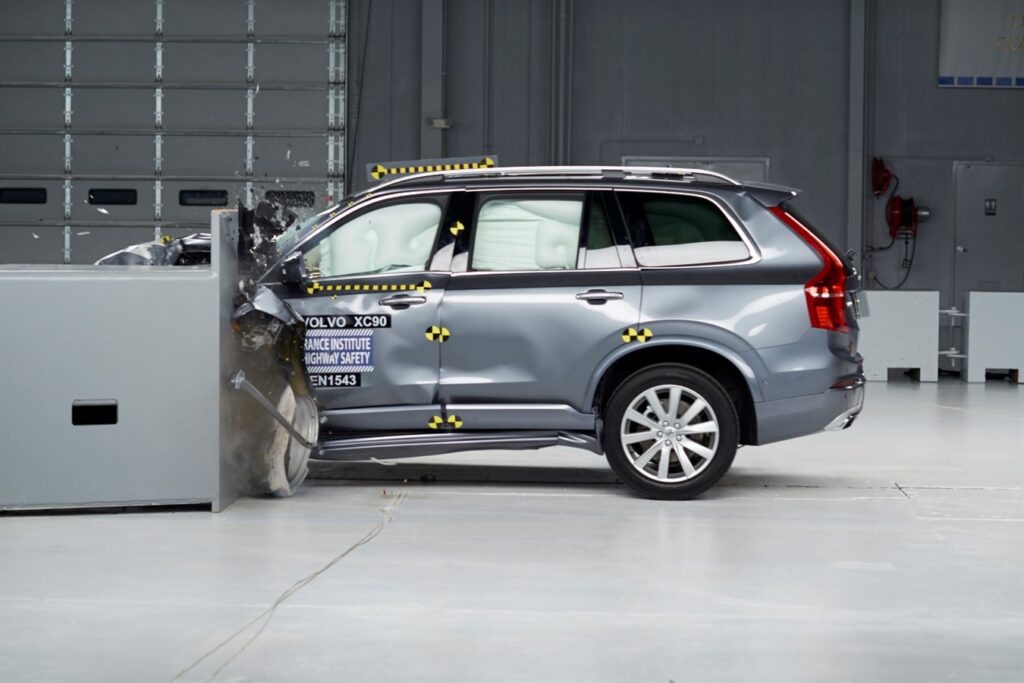 "벤츠도 BMW도 아니다"…16년 간 명성 떨친 그 車, 새롭게 나오자 '깜짝' 3 볼보 XC90 신형 안전