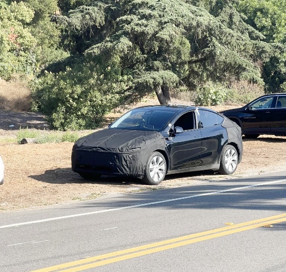 "머스크형 또 일냈다?!"..테슬라 모델 Y, 이렇게 바뀌면 기존 차주들 '어떡해요' 4 테슬라 모델 Y 부분변경 출시