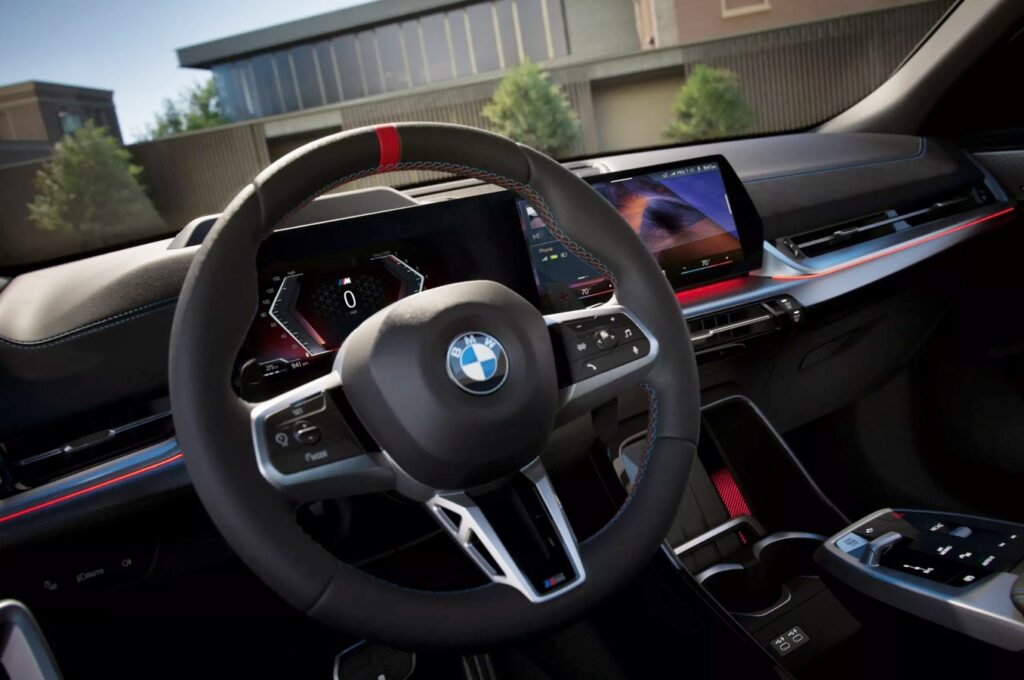 “벤츠와는 다르다” 마침내 국내 상륙한 신차, 운전 좋아하는 아빠들 ‘환장’ 3 BMW 뉴 X2 M35i xDrive 출시