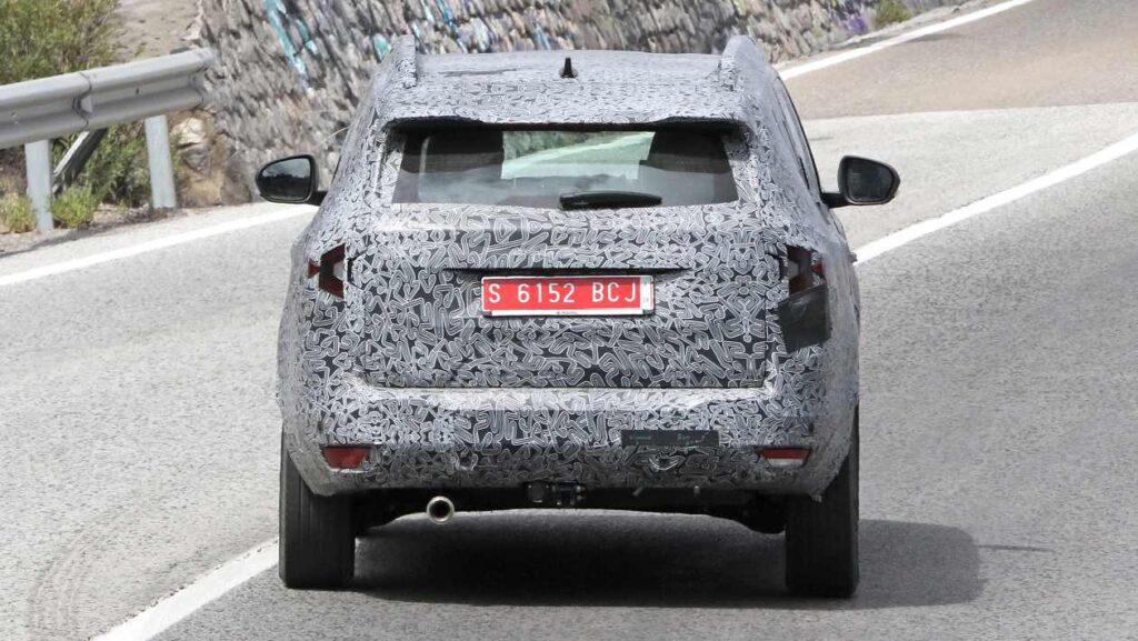 "투싼? 부럽지 않다"… 르노 신형 SUV 출시 임박에 아빠들 '깜짝' 3 다치아 빅스터 스파이샷 공개