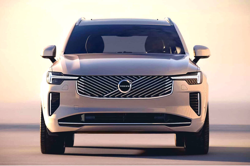 볼보 5년만에 XC90 페이스리프트 출시, 아빠들 '황홀' 1 볼보 XC90 페이스리프트 출시
