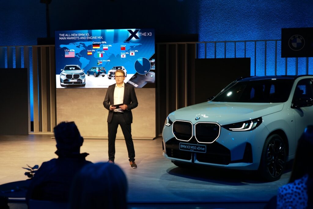 제네시스 타던 아빠들 겨냥 "7년 만에 나온 독일 신車"...대체 뭐길래? 3 BMW X3 1시리즈 공개