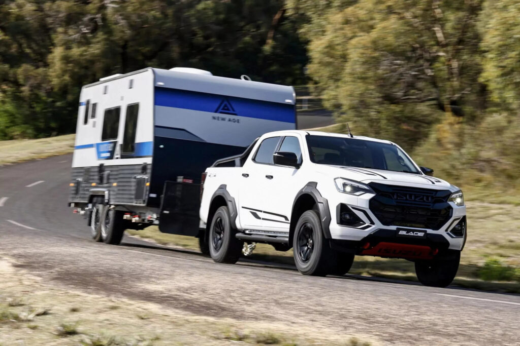 타스만 기다리던 사람들 "계산기 두드린다"...이 車 소식에 '시선 집중' 2 이스즈 D-Max 페이스리프트 오프로드