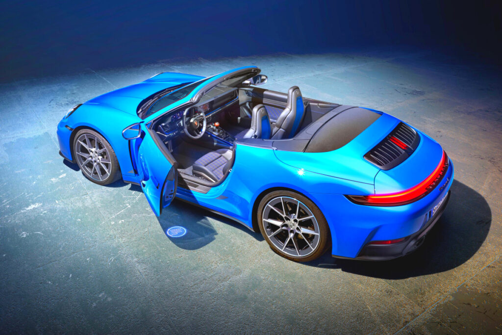 56년 전 탄생한 車 "새롭게 돌변"...뚜껑 열린 모습이 '압권' 3 포르쉐 (3)