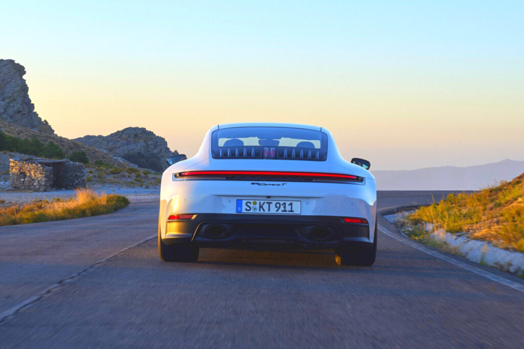 56년 전 탄생한 車 "새롭게 돌변"...뚜껑 열린 모습이 '압권' 5 포르쉐 (5)