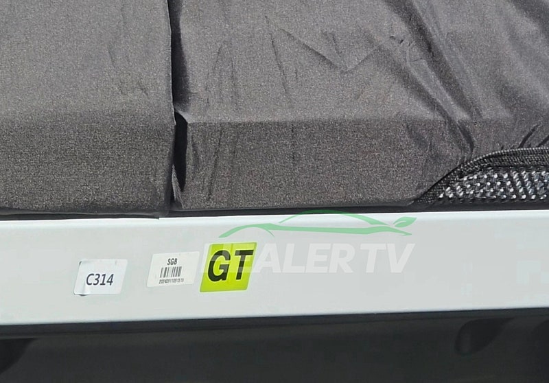 기아, 고성능 테스트카 유출… 예상 밖 디자인에 '기대 폭발' 4 기아 EV3 GT 위장막 포착