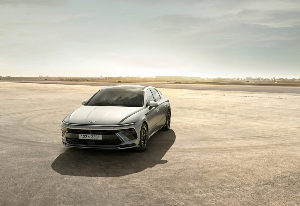 "아빠들보다 MZ세대가 더 열광"… '국민차'로 다시 주목받는 이 車, 이유가 뭐길래? 3 쏘나타 2025 판매량 급증