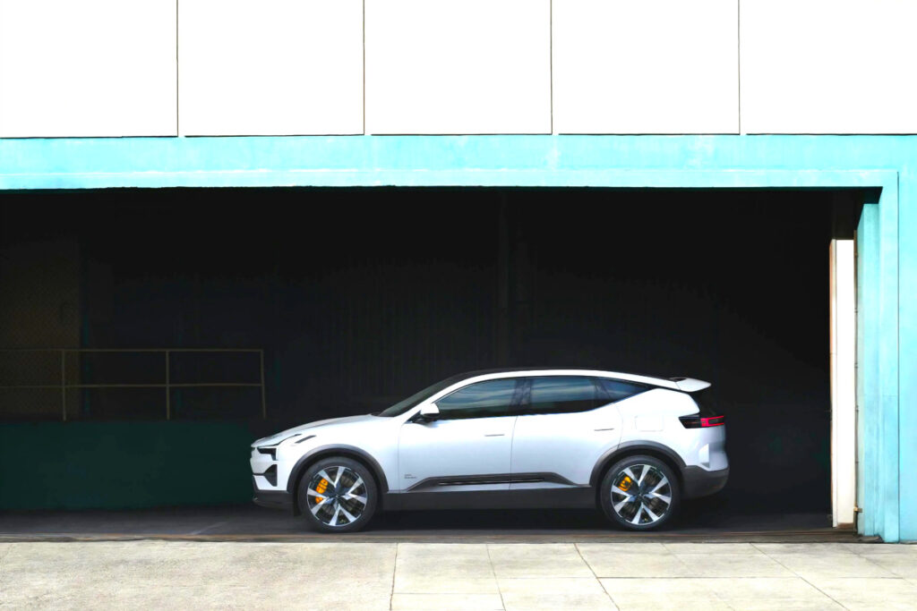 주행거리 늘었는데 "가격은 내려갔다"… 무려 890만 원 저렴해진 전기 SUV 1 Adding Polestar3 Rear Wheel Drive