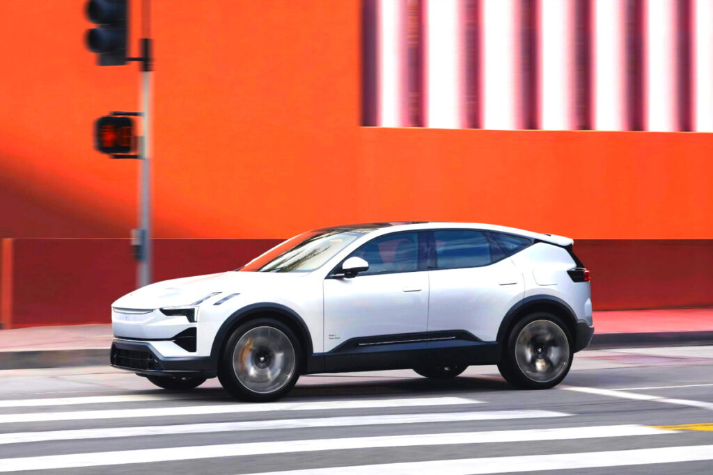 주행거리 늘었는데 "가격은 내려갔다"… 무려 890만 원 저렴해진 전기 SUV 3 Adding Polestar3 Rear Wheel Drive (3)