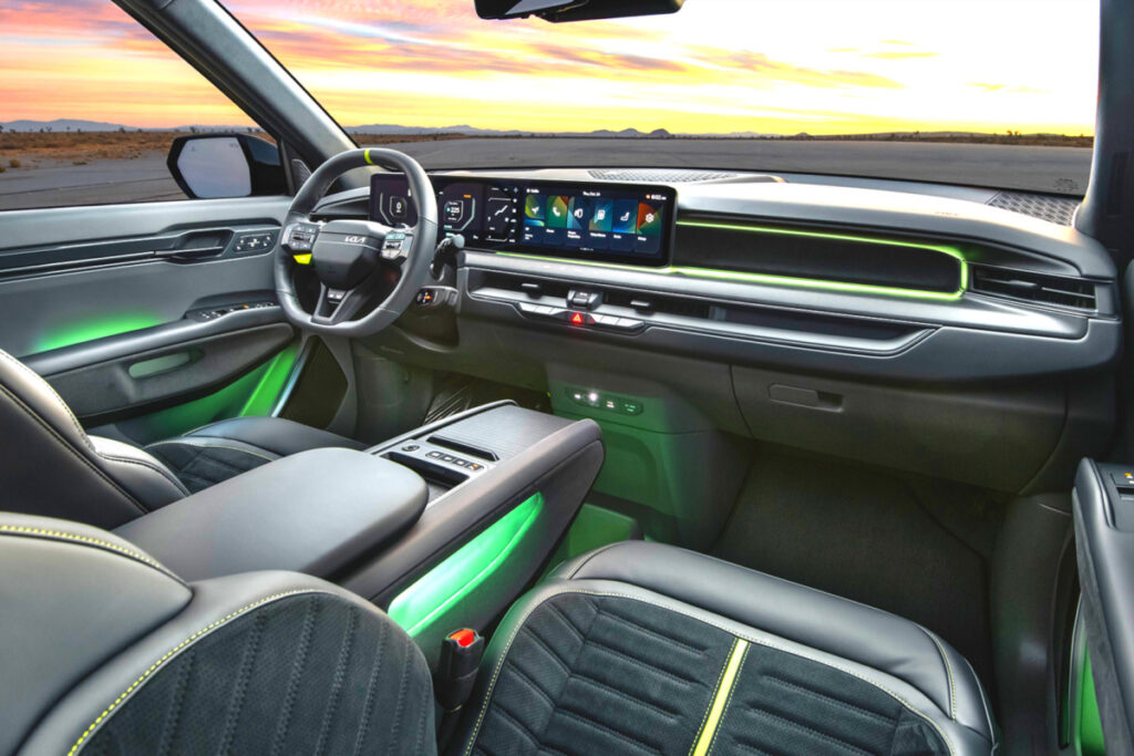 오매불망 기다렸는데 "드디어 나왔다"… 508마력 괴물급 성능의 SUV 3 Kia 2024 LA Auto Show EV9 GT Unveiled (3)
