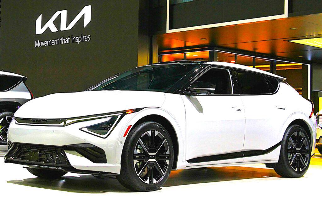 오매불망 기다렸는데 "드디어 나왔다"… 508마력 괴물급 성능의 SUV 4 Kia 2024 LA Auto Show EV9 GT Unveiled (4)