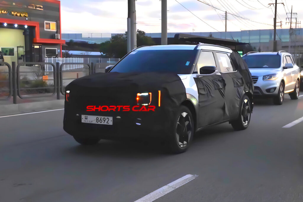 확 바뀐 디자인으로 "1등 자리 굳힌다"… 드디어 실물 포착된 신형 SUV 2 Seltos Hybrid Spyshot Capture (2)