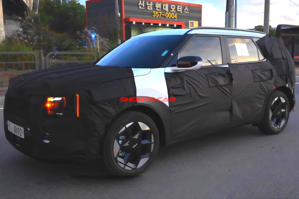 확 바뀐 디자인으로 "1등 자리 굳힌다"… 드디어 실물 포착된 신형 SUV 3 Seltos Hybrid Spyshot Capture (3)