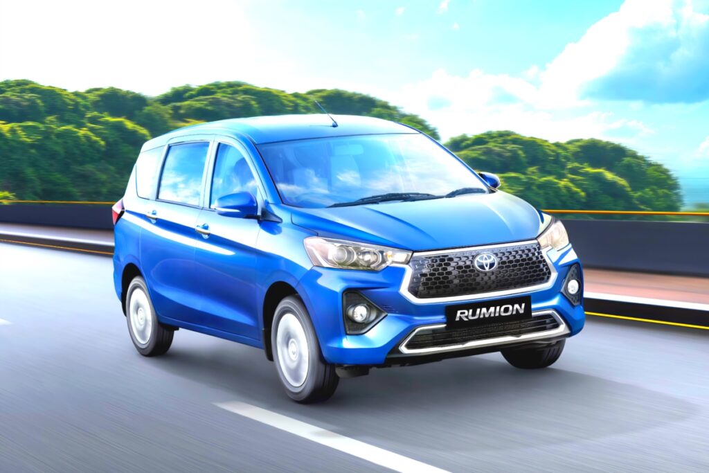 토요타와 스즈키의 만남 "국내에선 못 본다"… 요즘 보기 드문 1천만 원대 車 1 Toyota Rumion Festival Edition