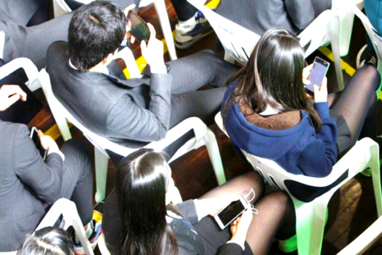 청소년 스마트폰 중독