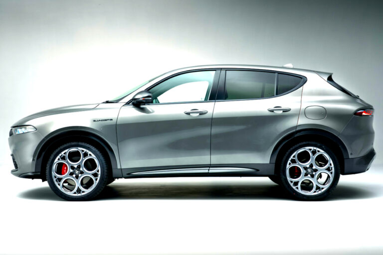 알파 로메오 토날레 하이브리드