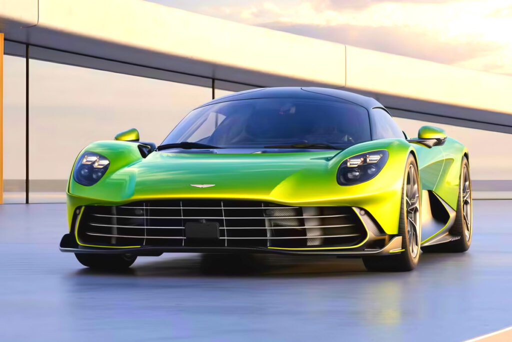 페라리 안 부러운 車 "새 역사 썼다"…3개의 심장 품은 '1079마력' 야심작 2 Aston Martin Valhalla Unveiled (2)
