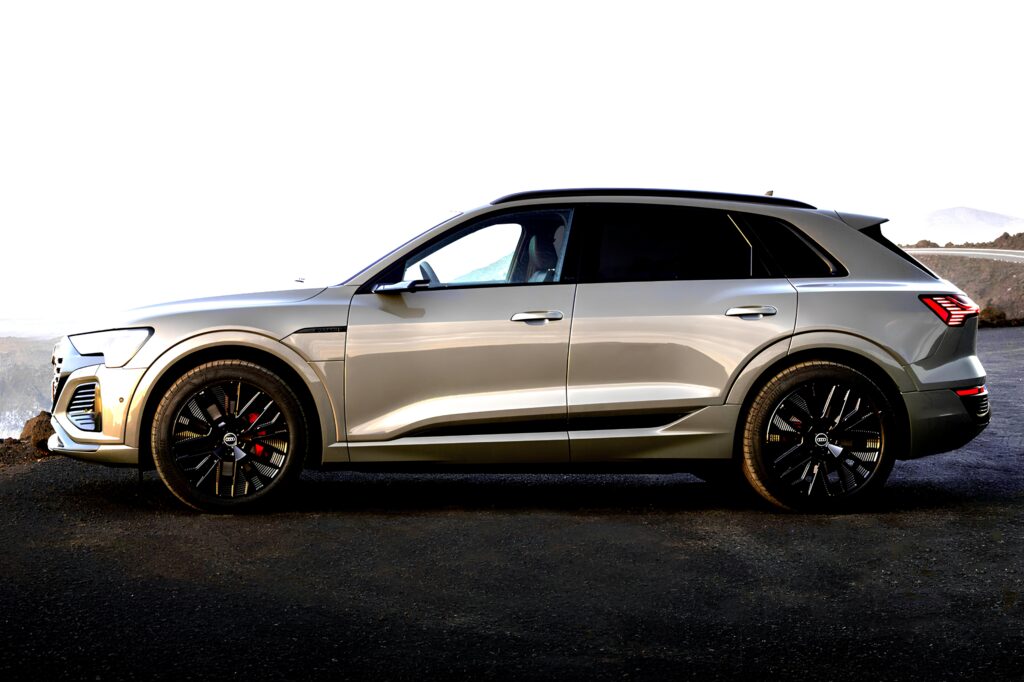 "이제 더는 못 버틴다"…BMW 넘보던 車 기업, 결국 '이렇게 됐다' 1 아우디 Q8 e-트론 단종 위기