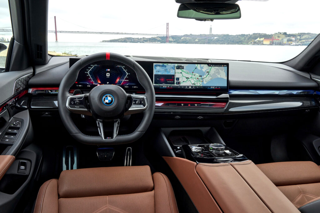 "벤츠 제치더니 이런 車까지?"…압도적 하이브리드 신차 등장에 '대박' 3 BMW 뉴 550e 출시