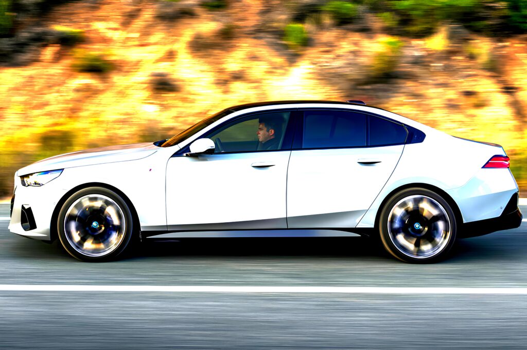 "벤츠 제치더니 이런 車까지?"…압도적 하이브리드 신차 등장에 '대박' 1 BMW 뉴 550e 출시
