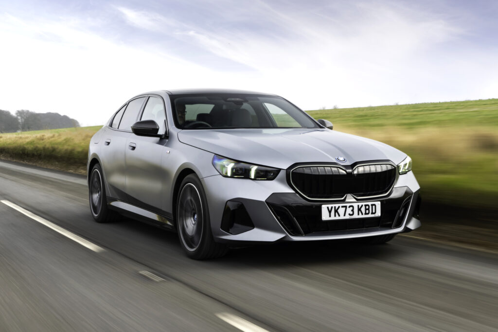 "벤츠 제치더니 이런 車까지?"…압도적 하이브리드 신차 등장에 '대박' 2 BMW New 550e Launch