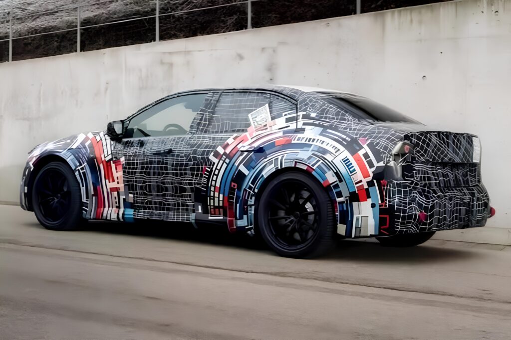 벤츠·아우디보다 더? "한국인 사랑 받는다"…국내 판매 1위, 고성능 신차 미쳤다 3 BMW i3 M 출시