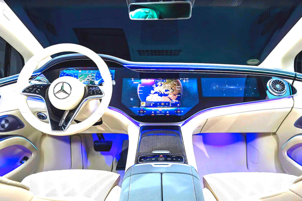 신차 출시 소식에도 불안한 '반응'…이번에도 중국산 배터리 탑재될까? 4 Benz announces new EQS in Korea (4)