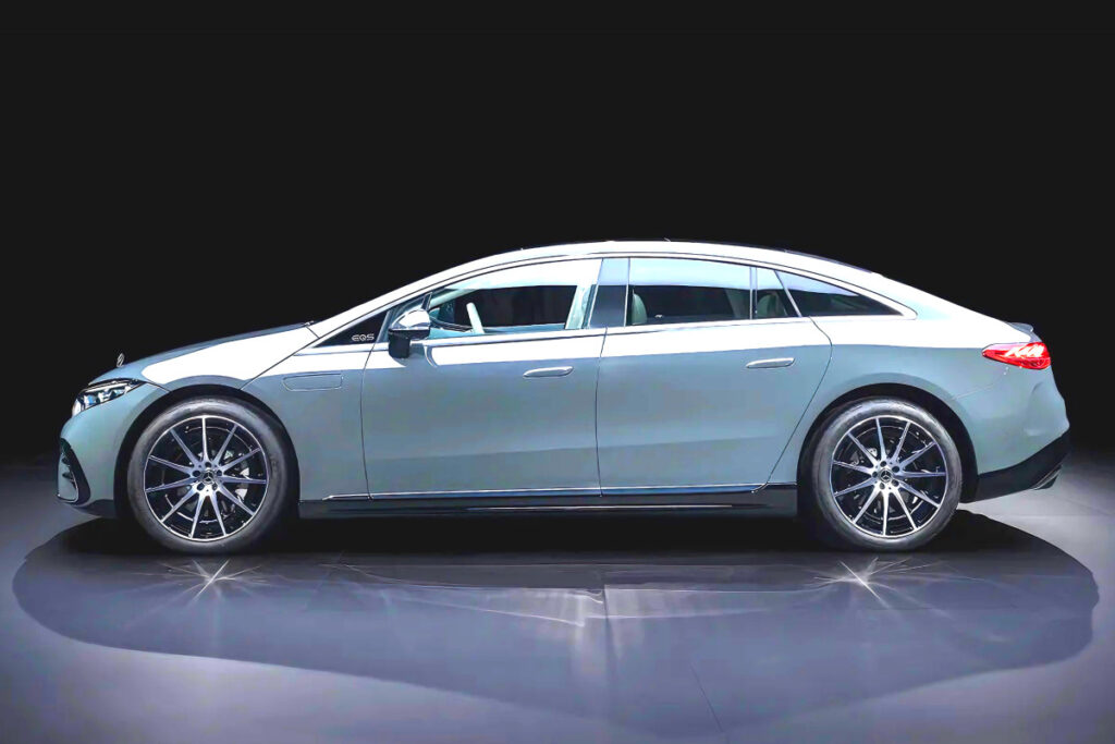 신차 출시 소식에도 불안한 '반응'…이번에도 중국산 배터리 탑재될까? 5 Benz announces new EQS in Korea (5)