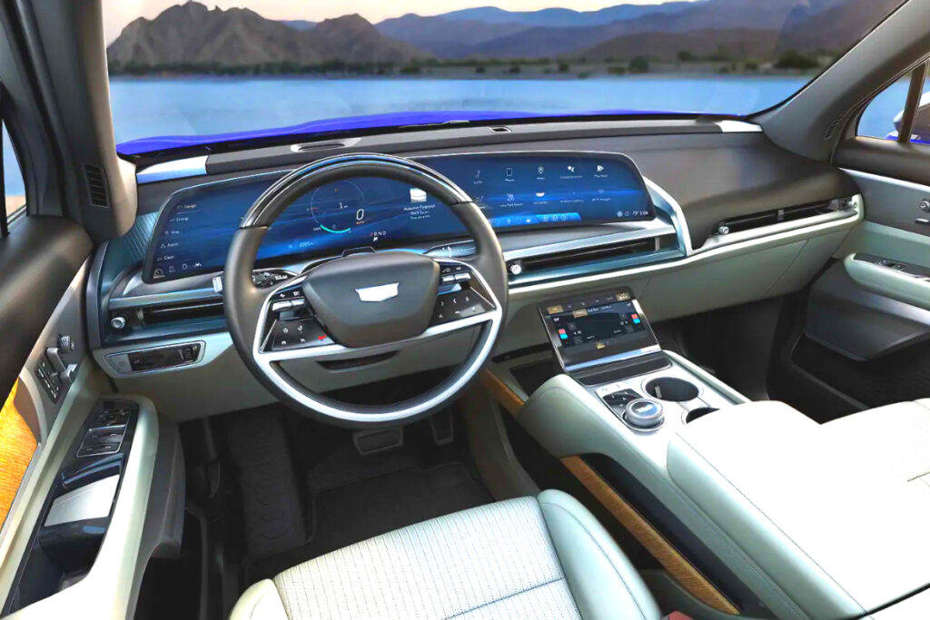 아이오닉 9 소식에 급해지자 결국 '공개'…치열한 전기 SUV 시장 새로운 '선택지' 1 Cadillac Vistiq US pricing revealed