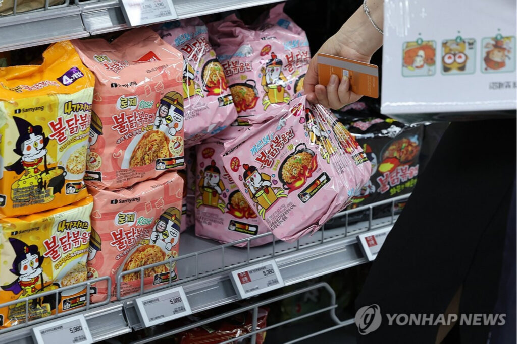 변두리라 생각했는데 "놀라운 한국산에 감탄만"…'이곳'도 덩달아 화제 2 강원도 불닭볶음면 리쥬란 인기