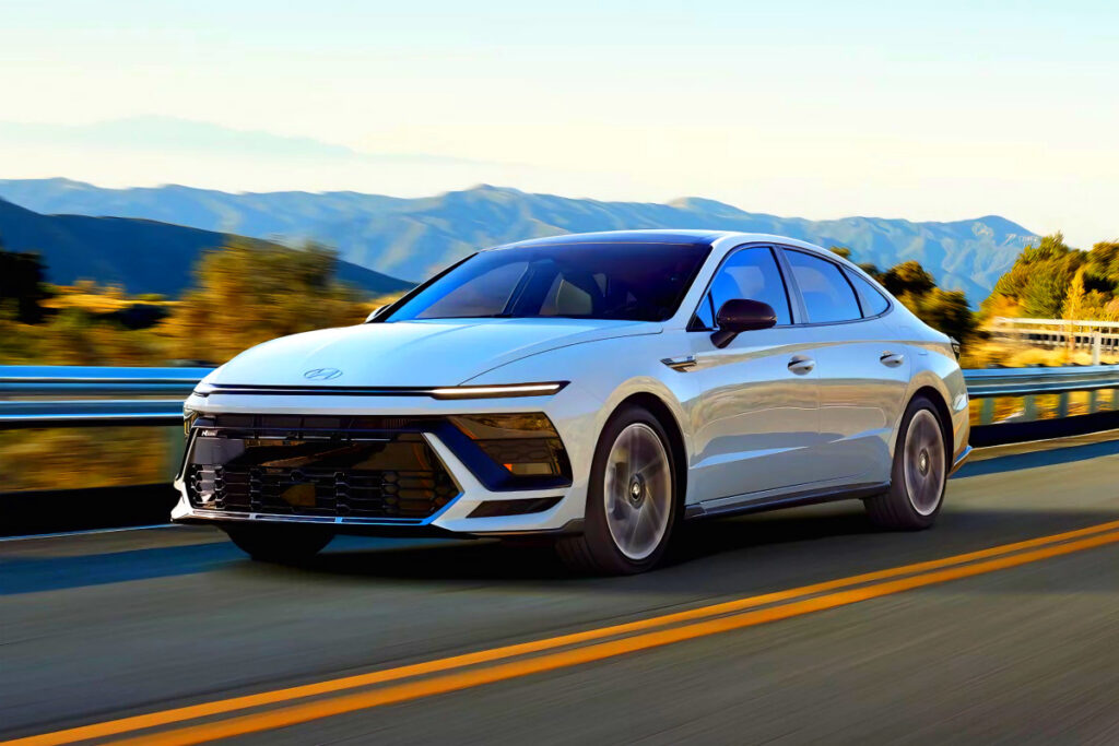 디자인 바꾸자 "200% 증가"…침체된 세단 시장 부활의 '신호탄' 2 Hyundai Sonata sales soar (2)