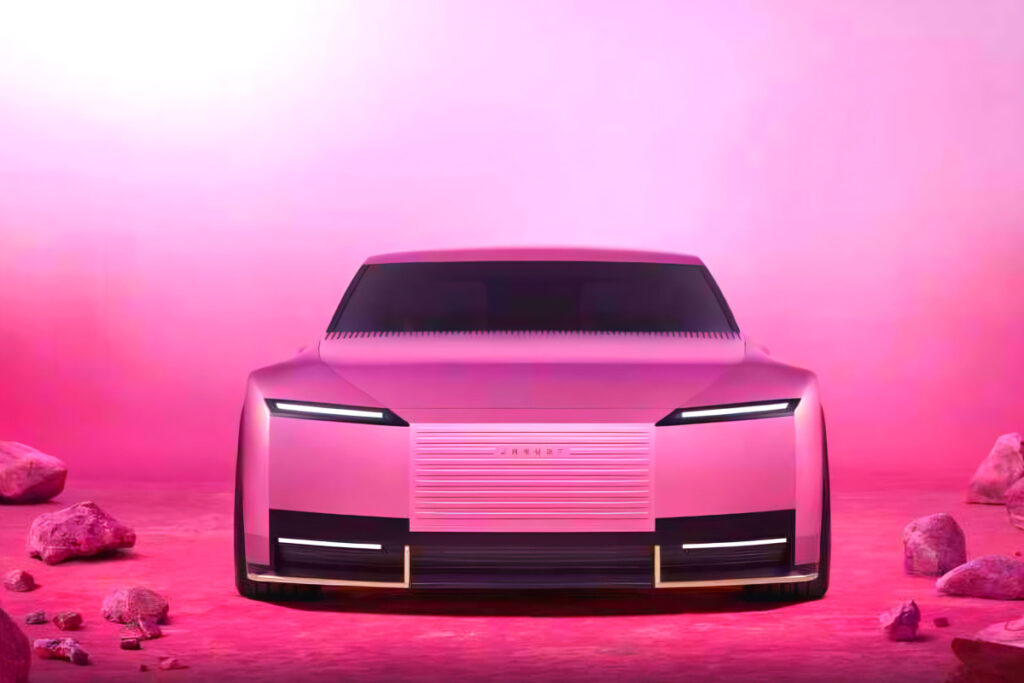 난해한 디자인에 '아뿔싸'… 벤틀리·포르쉐 잡겠다는 차, 정체가 뭐길래 2 Jaguar Type 00 concept car unveiled (2)