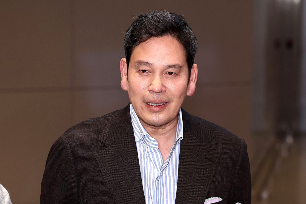 트럼프 만나고 온 정용진 “승부수 띄웠다”…의외의 행보에 ‘떠들썩’ 1 정용진 트럼프 외교 만남