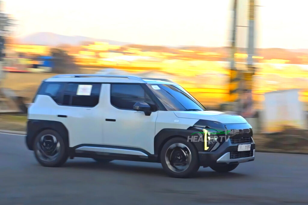 Kia Syros Domestic Road Capture