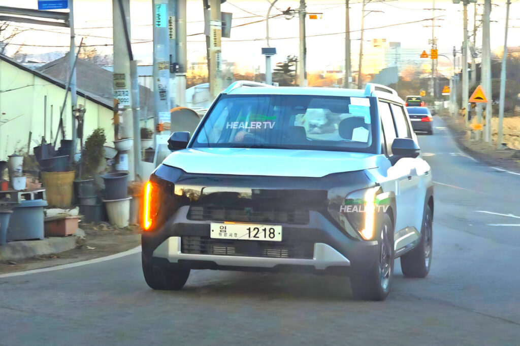Kia Syros Domestic Road Capture (5)