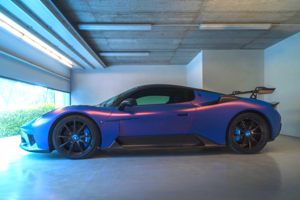 "페라리도 람보르기니도 아니다"…110년 전통 유럽 명가가 공개한 신차 정체는? 5 Maserati GT2 Stradale unveiled (5)