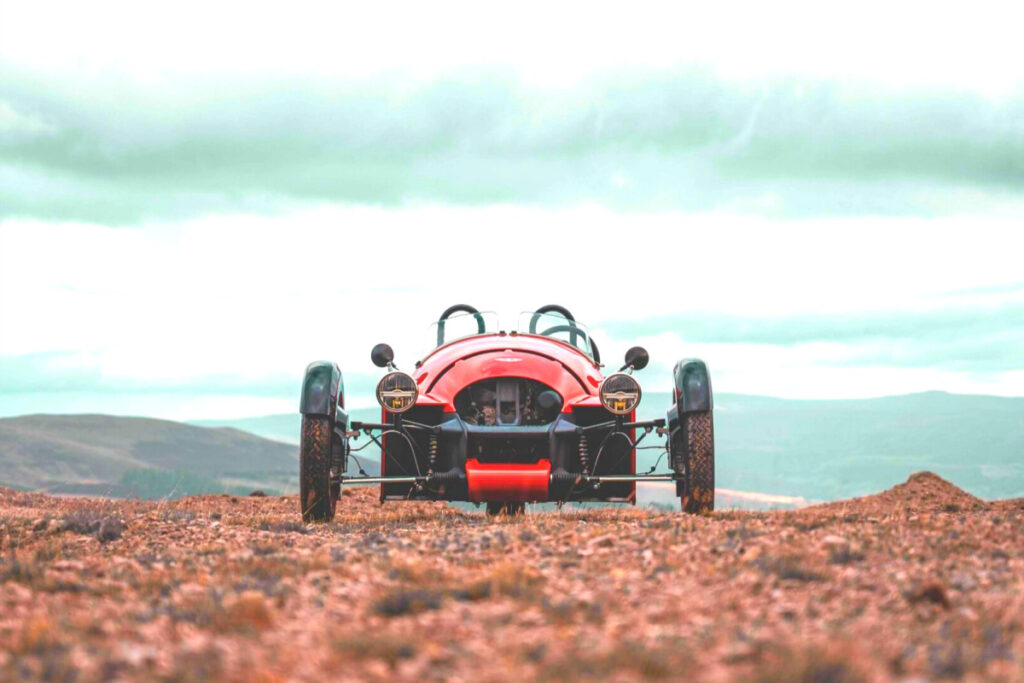 115년 기술력 갈고 닦더니 "드디어 한국 도로 출몰"…아빠들 기대감 '활짝' 2 Morgan Motor Company Super3