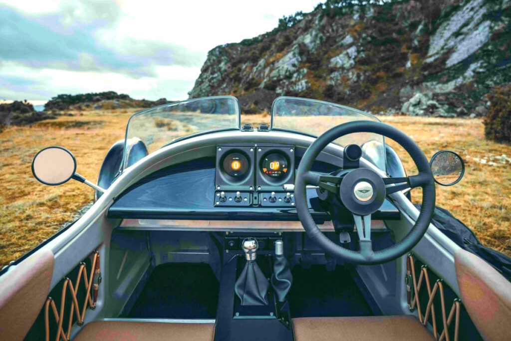 115년 기술력 갈고 닦더니 "드디어 한국 도로 출몰"…아빠들 기대감 '활짝' 1 Morgan Motor Company Super3 (2)