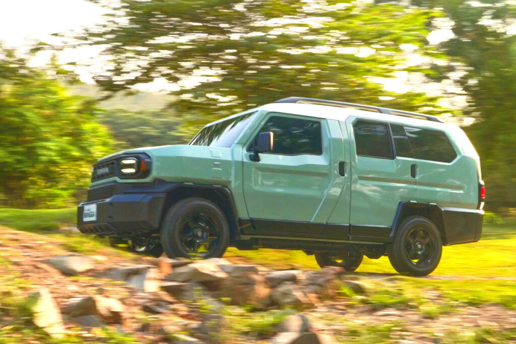 7인승인데도 "3천만 원대"…픽업트럭의 반전 변신에 업계 '술렁' 1 Toyota HiLux Rangga Unveiled