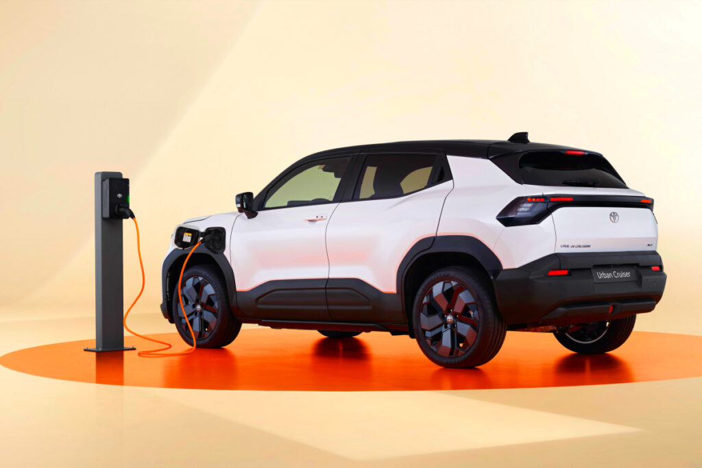 유럽서 극찬하자 업계 '발칵'…새로운 SUV 등장에 기아차 '초긴장' 6 Toyota Urban Cruiser Unveiled (6)