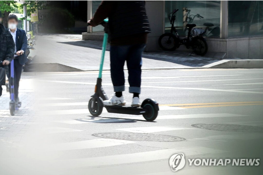 "도로 위가 공포 그 자체"…혼란 속 해외와 비교해보니 '이런 차이가?' 2 전동킥보드 규제 유럽 한국