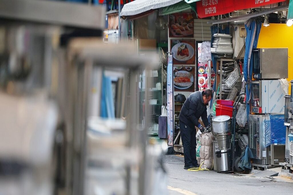 이제 좀 쉬나 했는데 "걱정만 늘어간다"...대한민국 60대 이상 '비상' 3 헤드라인
