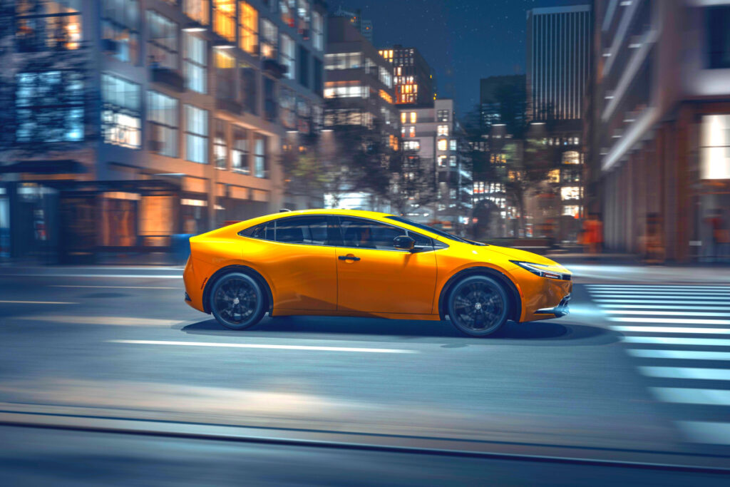 가격 인상에 실망했는데 "디자인으로 반전"…대체 뭐길래? 5 Adding Toyota Prius Nightshade Trim (5)