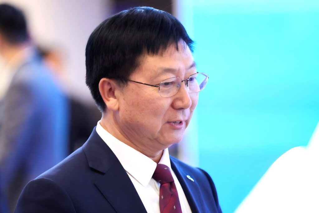 "테슬라 턱밑까지 따라잡았다" 창고에서 시작해 세계를 놀래킨 기업 2 BYD Tesla Threat (2)