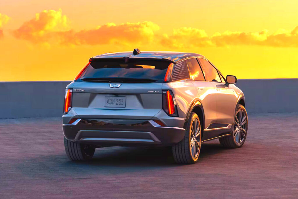 GV70보다 큰데 "1400만 원 싸다"…가성비 SUV 등장에 제네시스 '초긴장' 6 Cadillac entry electric SUV optics (6)