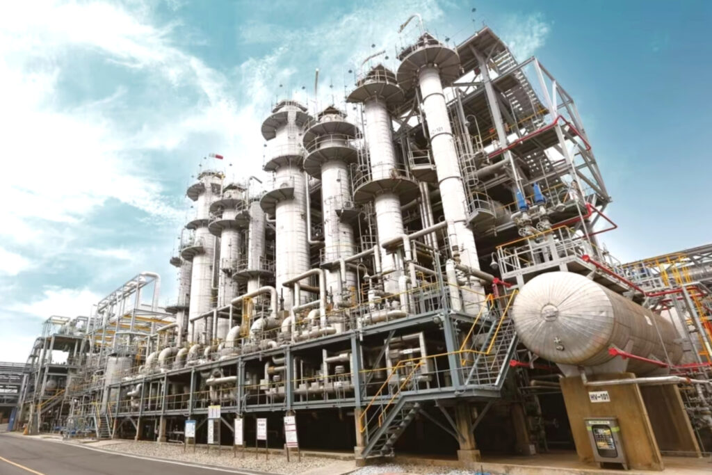 돈 벌어주는 효자였는데 "더 이상 못 버틴다"…줄줄이 '초비상' 1 중국발 공급 석유화학 위기