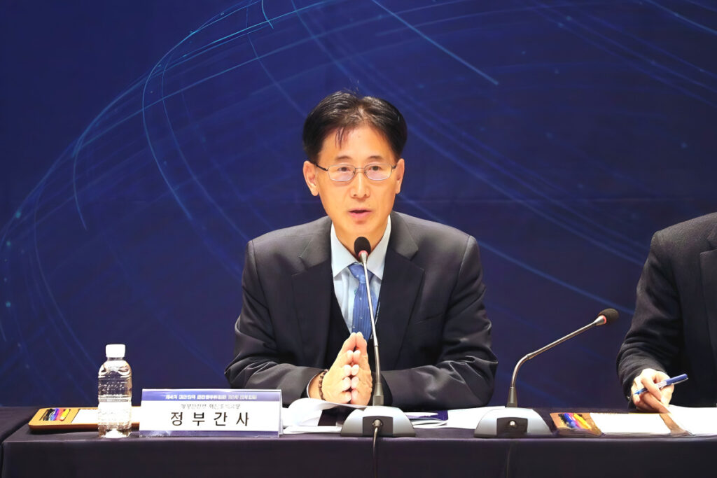 "관행인데 왜 제 월급에서 나가죠?"…공무원 사회, 심상치 않더니 '결국' 5 Honoring government executives (5)
