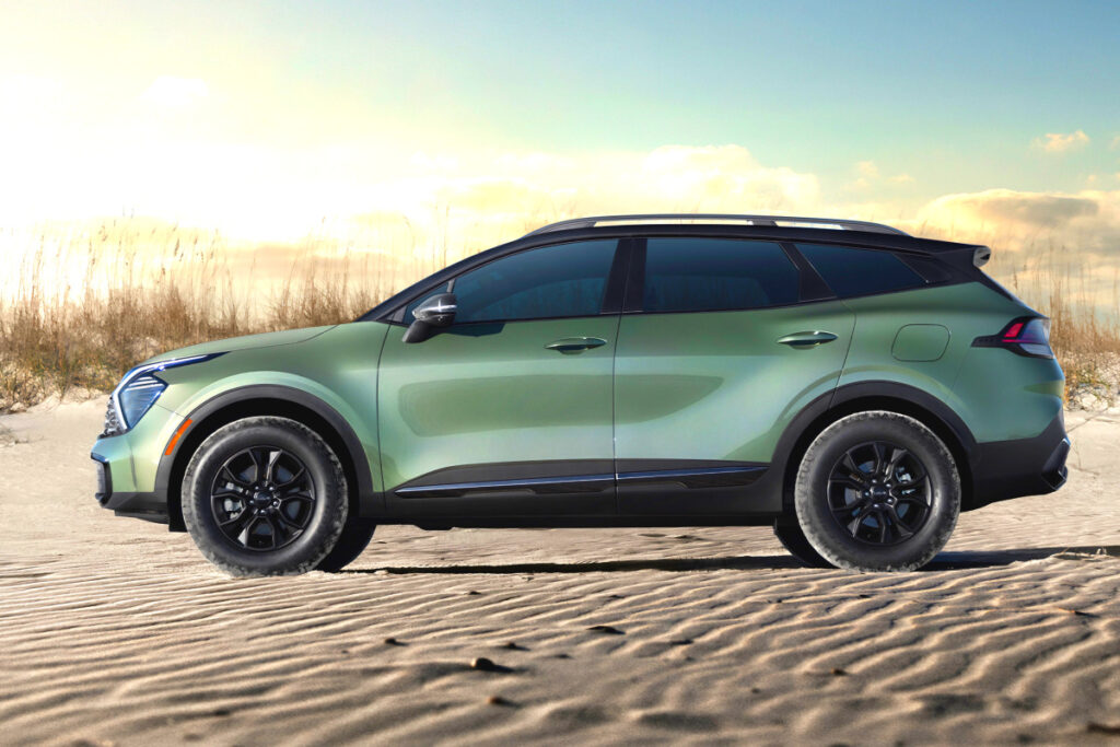 한국산 최고라더니 "62년 만에 새 역사 썼다"…뜻밖의 소식에 모두 '활짝' 1 Kia Reveals 2024 Sales Results