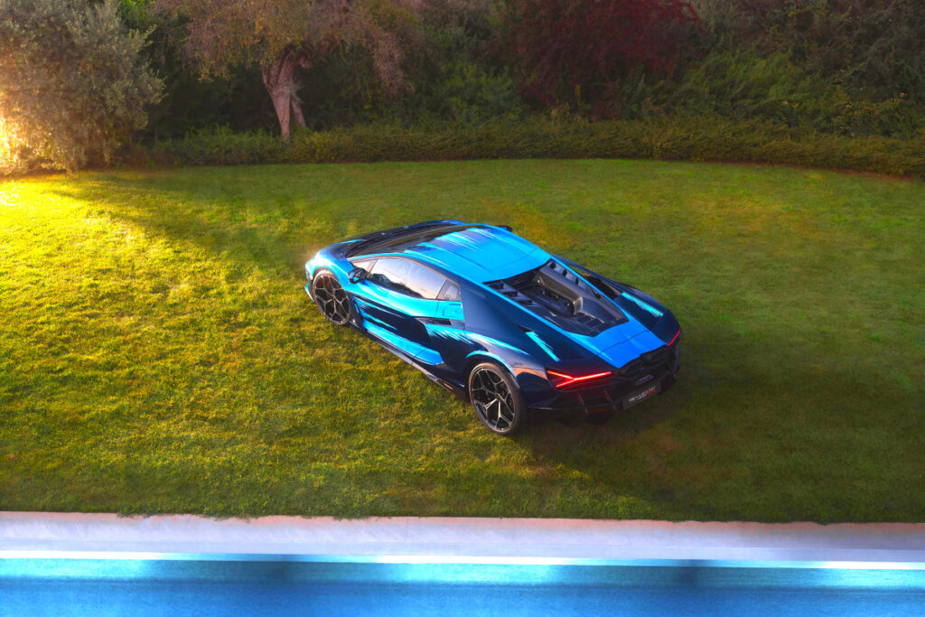 10억 원 가격인데 "역대급 기록"…불티나게 팔린 車, 대체 뭐길래? 3 Lamborghini 2024 sales results (3)
